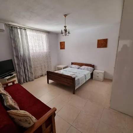 Eleni's Nea Iraklia