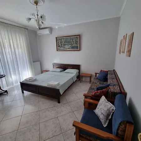 Eleni's Nea Iraklia